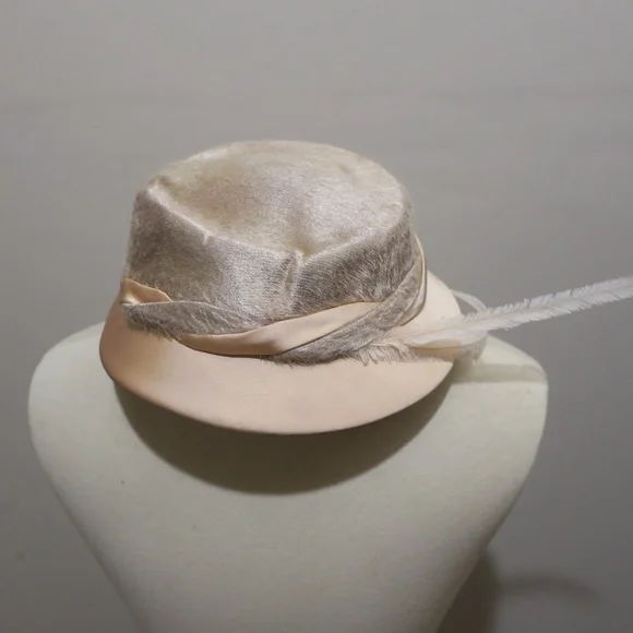 Beatrice Martin/Bonwit Teller | Accessories | Vintage Hat  display picture 2